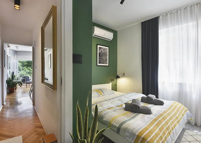 Place To Be - Center Apartment