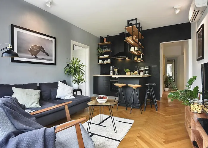 Place To Be - Center Apartment